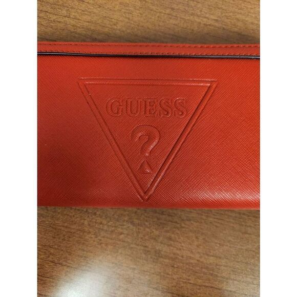 Guess Wallet Red Zip Around Baldwin Park EUC (R) - Picture 2 of 16